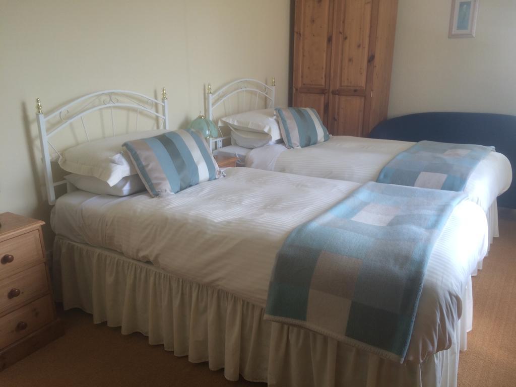 Trewithian Farm B&B Truro Rum bild