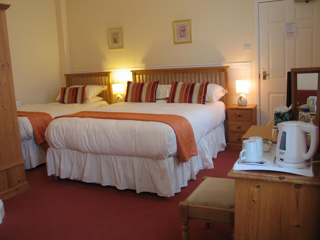 Trewithian Farm B&B Truro Rum bild